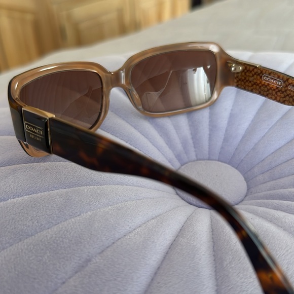 Coach Sunglasses - Picture 4 of 6
